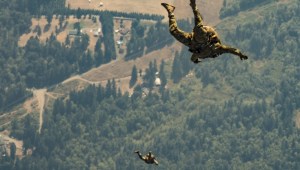 Air delivering commandos