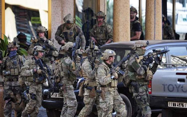 Delta Force operator awarded Distinguished Service Cross for daring operation in Mali