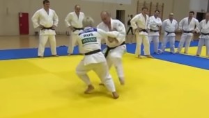 A fighter's analysis of Putin training with the Russian judo team